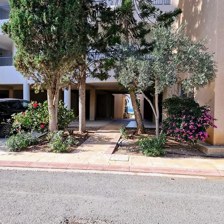 Apartament Givon Palace *