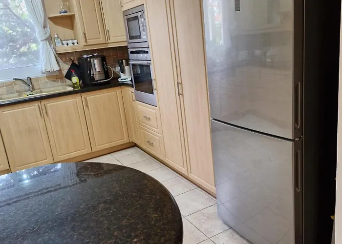 Apartament Givon Palace