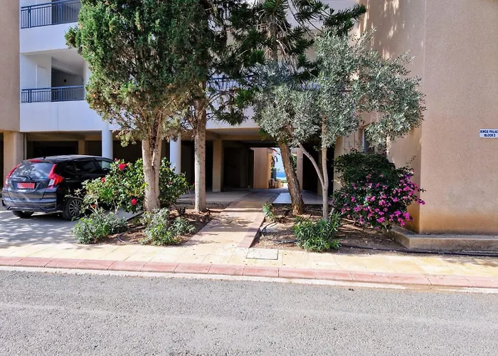 Apartament Givon Palace *