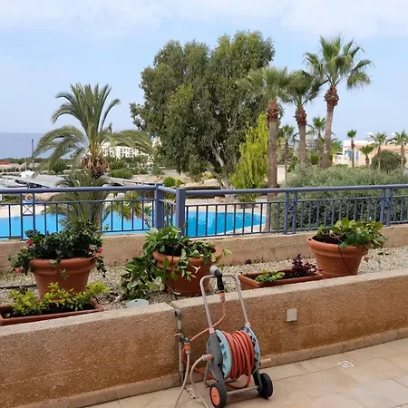 Givon Palace דירה *