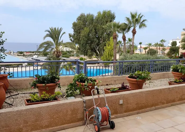 Givon Palace דירה *